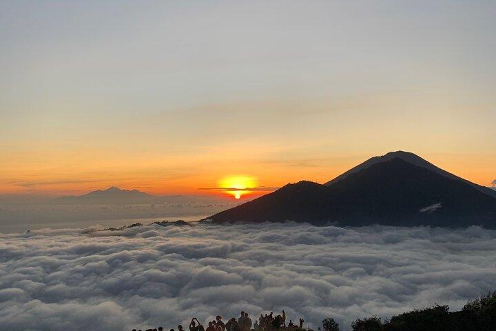 Mount Batur Sunrise Hike – Local Guide & Hot Spring Experience