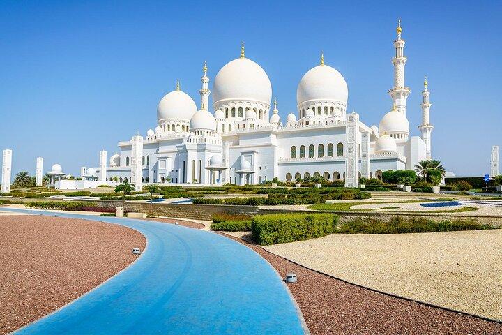 Dubai & Abu Dhabi Chauffeur Service 7-Seater | 10 Hrs