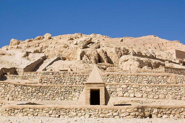 Medinat Habu, Valley of Artisan and Valley Queens Of Luxor Tour