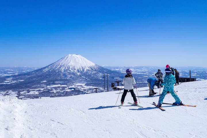From Tokyo / Shinjuku: Fujiyama Snow Resort Yeti One Day Ski Trip