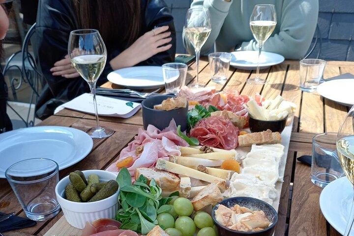 Champagne Private Day trip from Paris with 8 Tastings & Lunch