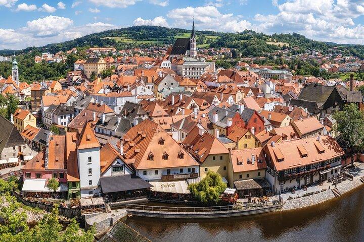 Private Transfer from Vienna to Prague with Stop in Cesky Krumlov