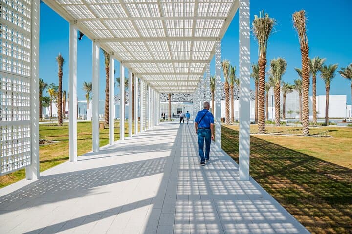 From Dubai: Abu Dhabi Day Tour with Grand Mosque & Louvre Museum