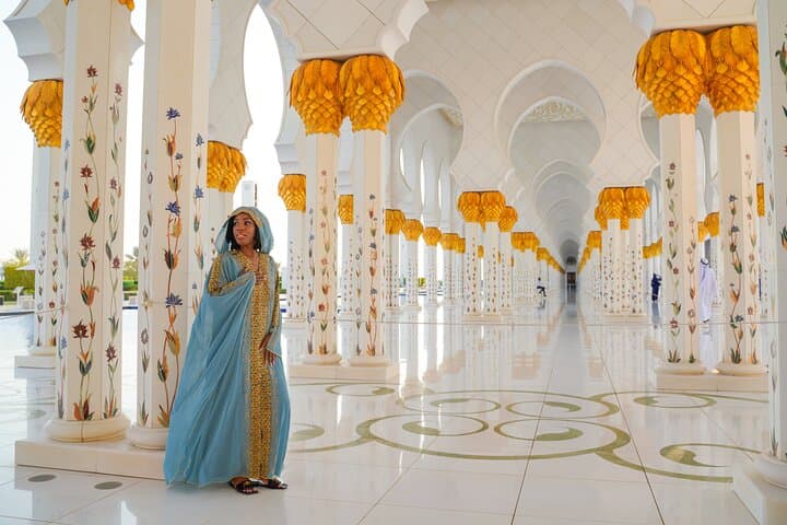 Dubai To Abu Dhabi: Grand Mosque, Royal Palace & Etihad Tower