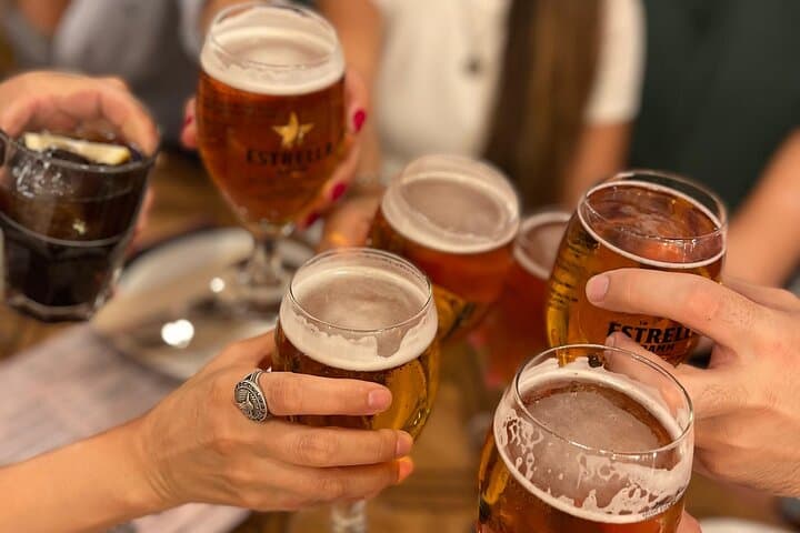 Barcelona: Gaudí, Tapa, Drink & Hidden Architectural Gems
