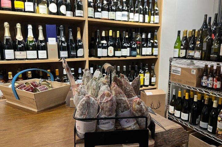 Paris : Montmartre Walking tour with Food & Drinks