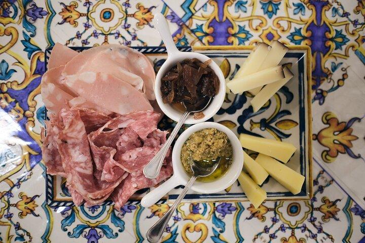 Guided Food Tour with Wine Tasting in Verona