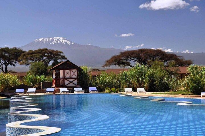 3 Days Amboseli National Park-Lodge Safari with Private 4x4 JEEP