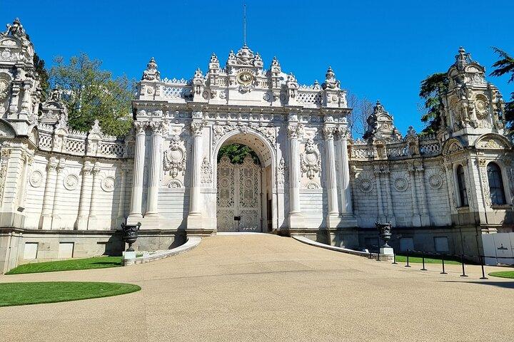 Istanbul Guided Dolmabahçe Palace and Sunset Bosphorus Tour