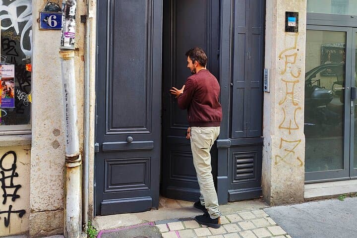 Access to a Self-Guided Tour to Traboules de Lyon: Croix-Rousse