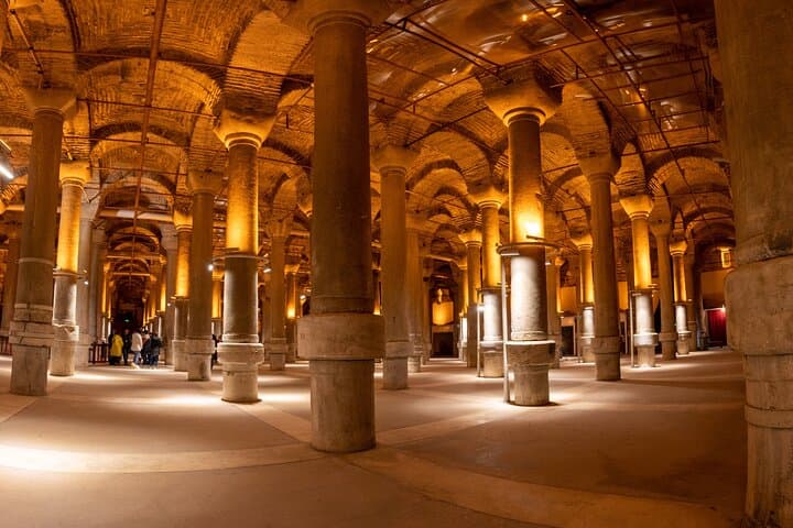 Skip-the-line Basilica Cistern, Hagia Sophia, Istanbul Tour