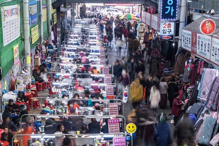 Daegu's Top Attractions on a private tour with a Licensed guide