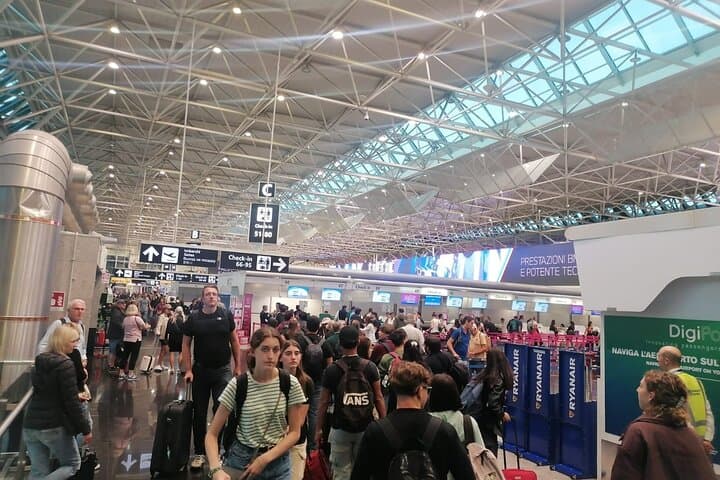 Private transport from Fiumicino Airport to Rome City or vice versa