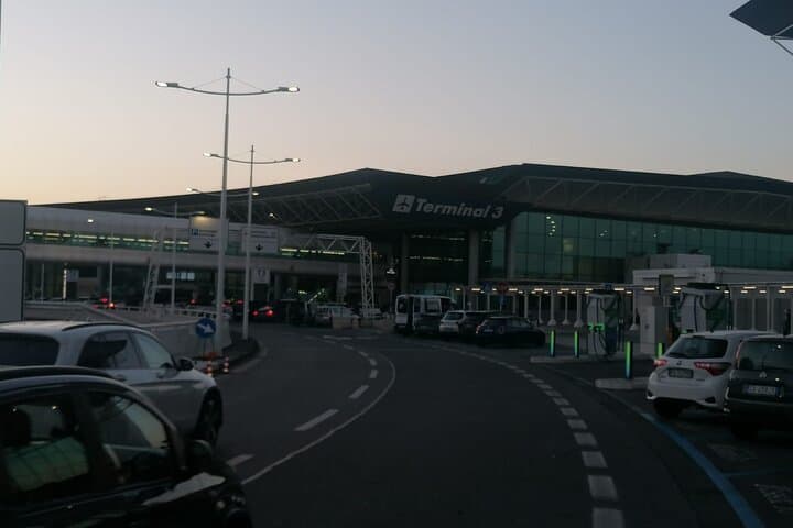 Private transport from Fiumicino Airport to Rome City or vice versa