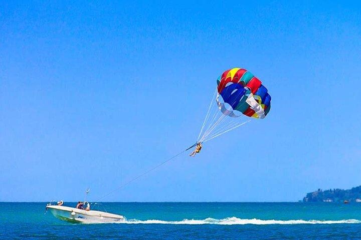 Parasailing in Dubai Burj View - With Transfer Option