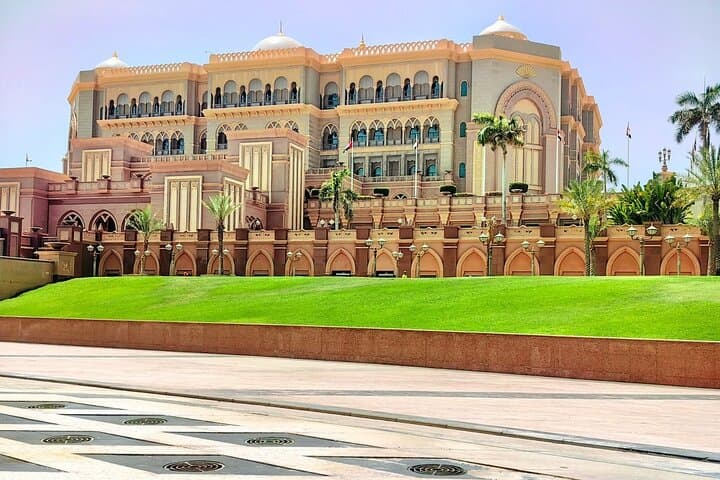 Full-Day Abu Dhabi City Tour with Free Entry Sheikh Zayed Mosque