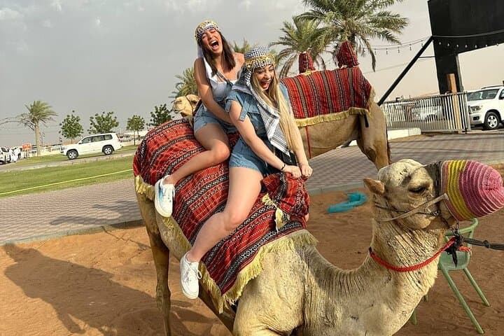 Dubai: Desert Safari, Quad bike and Sand boarding with BBQ Dinner