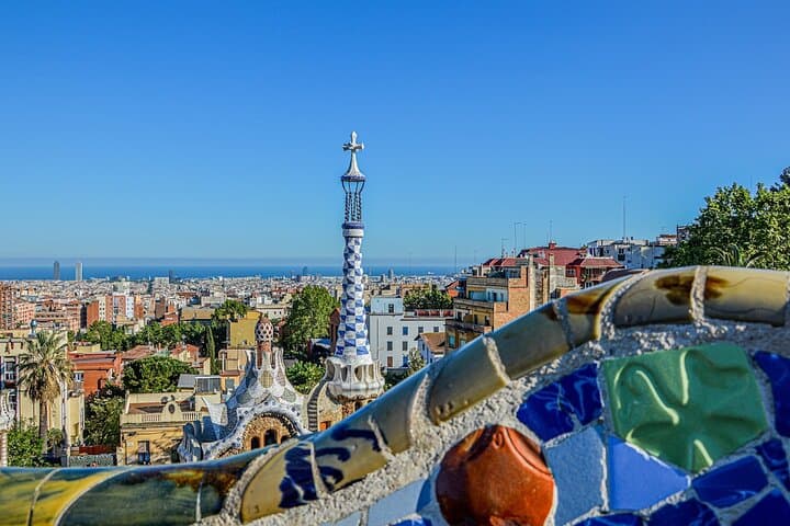 Guided Tour of Sagrada Familia and Park Güell