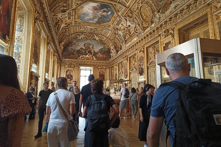 Best of Louvre Museum Private Guided Tour in Paris