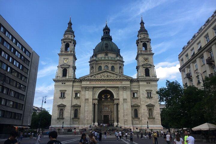 8-hour private Budapest city tour by car / minivan