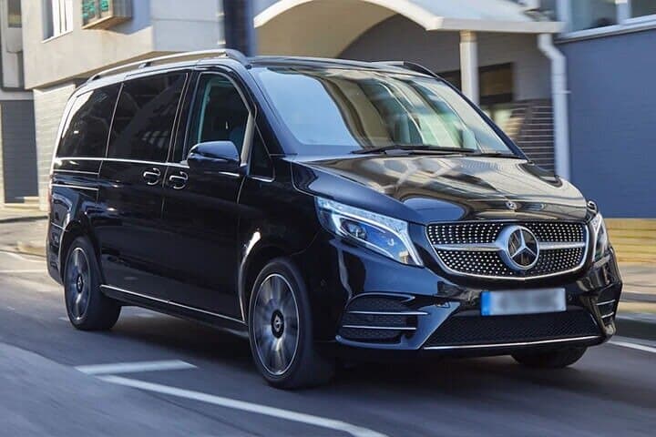 Private Departure Sydney city to Sydney Airport SYD by Minivan