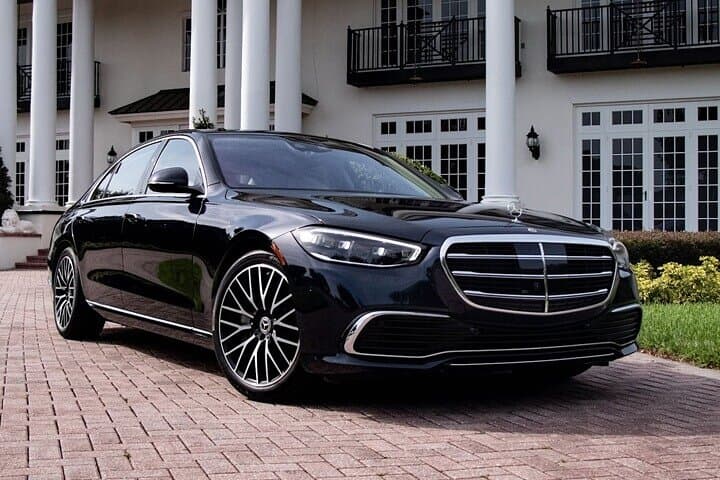 Transfer Hong Kong Airport to Hong Kong by Luxury Van or Sedan