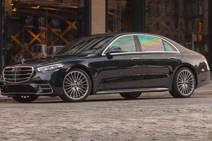 Berlin City Departure Private Transfer to Berlin Train Station in Luxury Car