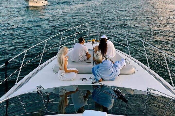 Luxury Yacht Rental for Private Tours in Dubai