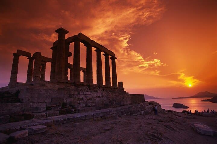 Sunset Private Tour to Poseidon Temple & Vouliagmeni Thermal Lake