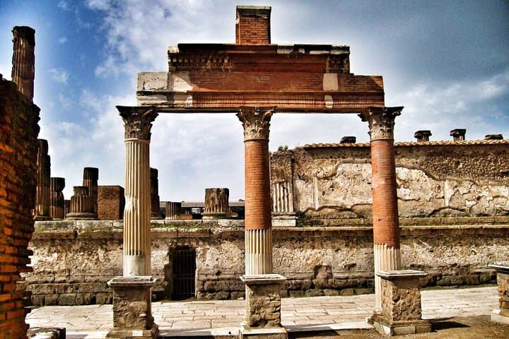 Pompeii Guided morning Tour from Sorrento or Naples