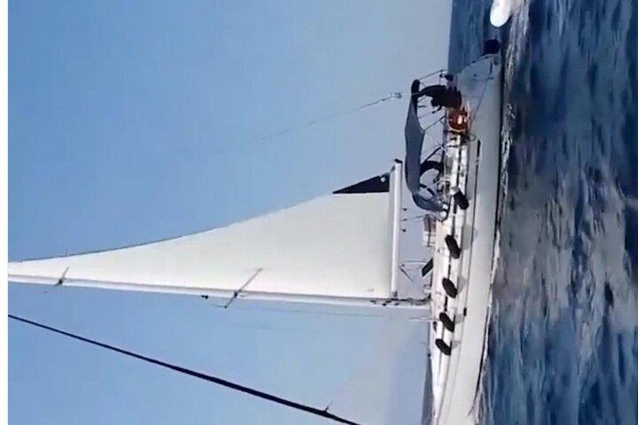 6 Hours Tour to Delos and Rhenia Islands with Sailing Yacht