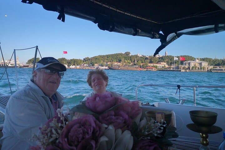 Exclusive Luxury Yacht Bosphorus Sightseeing Cruise in Istanbul