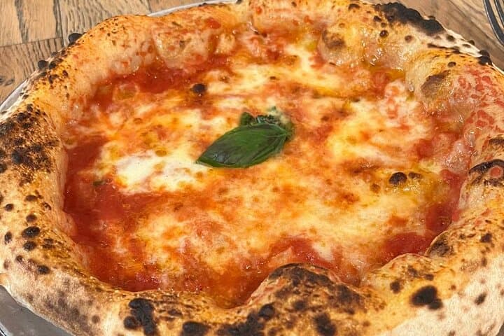 3-Hour Private Walking Art and Street Food Tour in Rome