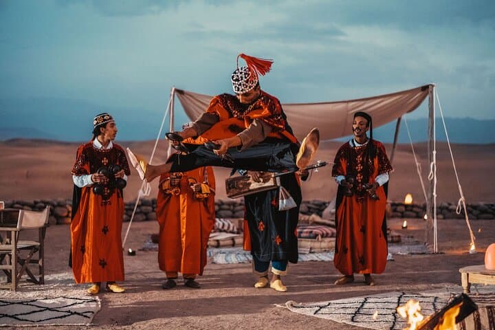 Marrakech: Sunset Dinner in Agafay Desert with show & Transport