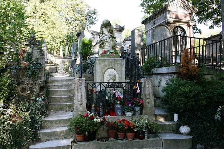Private tour of Père Lachaise cemetery