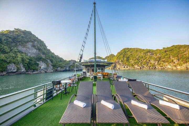 Full-day Explore Halong Bay on Cruise