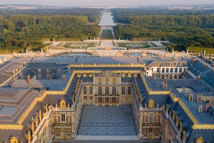 From Paris Tour to Magnificent Versailles in very Small Group