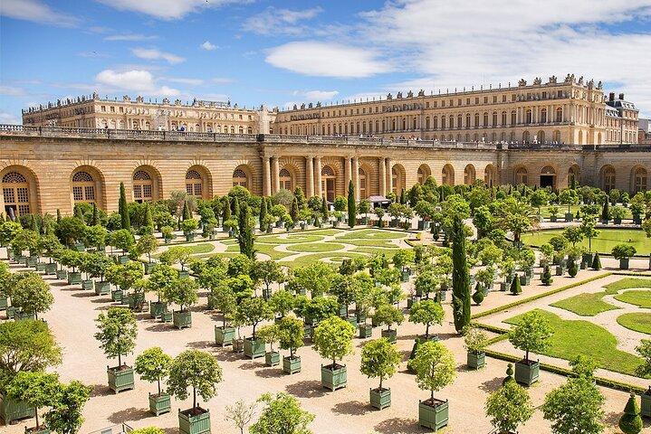 From Paris Tour to Magnificent Versailles in very Small Group