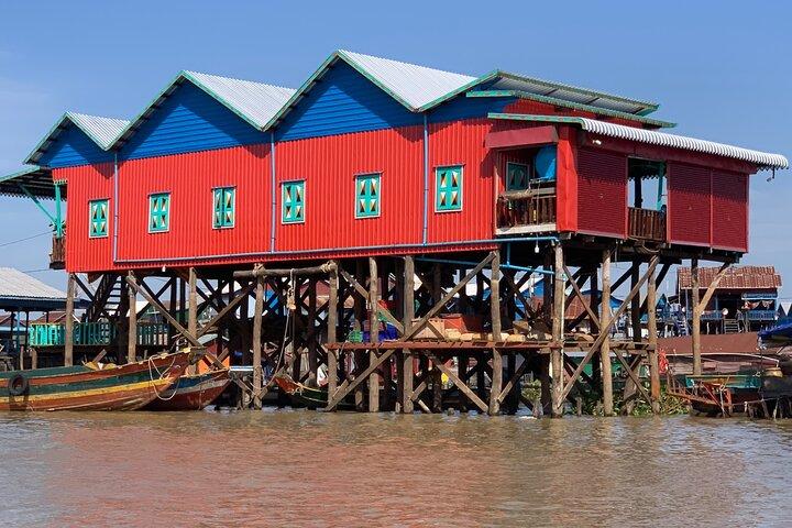 War Museum, Killing Field and Floating village (Kampong Kleang)