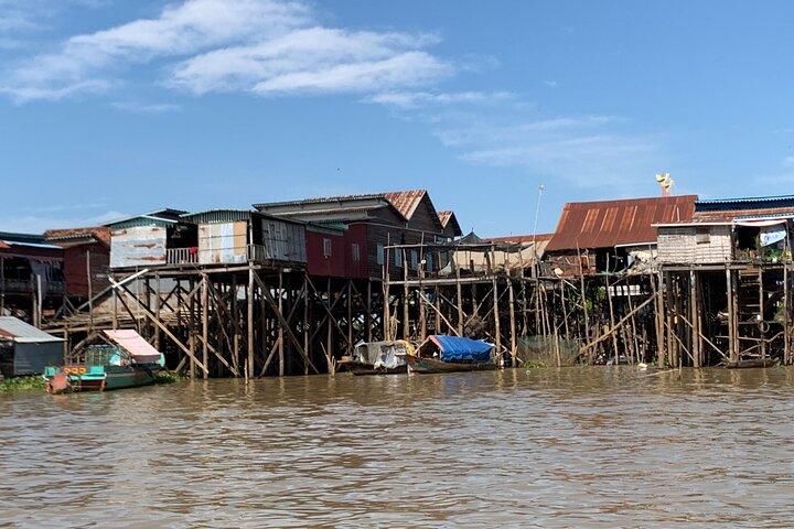 War Museum, Killing Field and Floating village (Kampong Kleang)