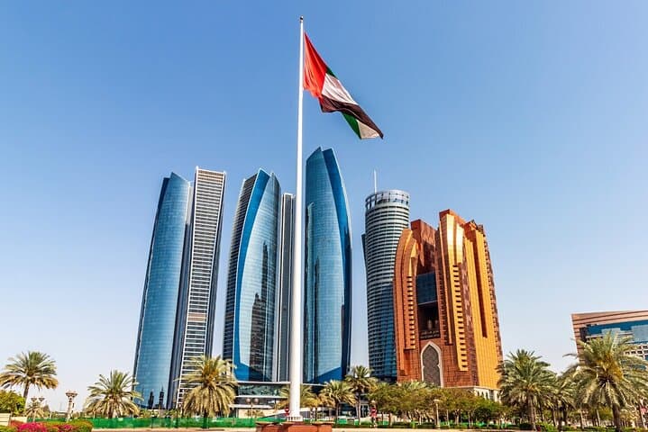 Premium Abu Dhabi Full-day City Tour in A 4x4 Private Vehicle