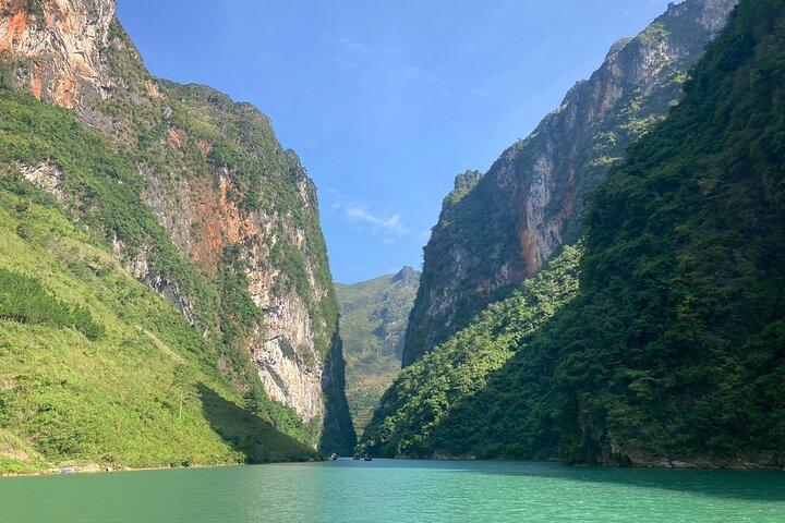 3 days 2 nights Ha Giang Loop Tour from Sapa by Motorbike or Car