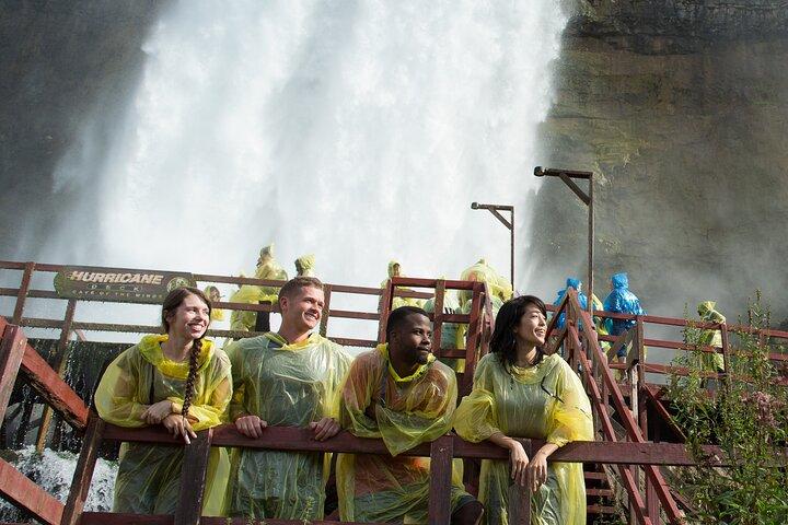 Niagara Falls USA: Maid of the Mist & Cave Adventure