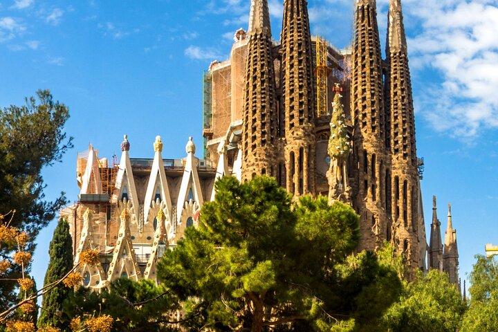 Sagrada Familia Exterior Tour