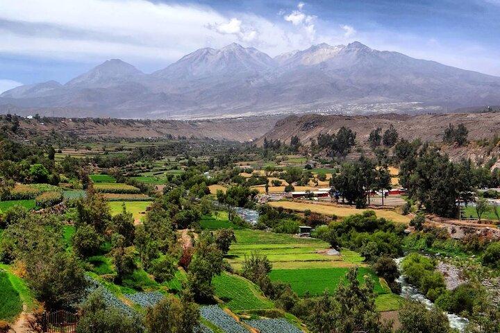 Tour to the Viewpoints and the Monastery of Santa Catalina