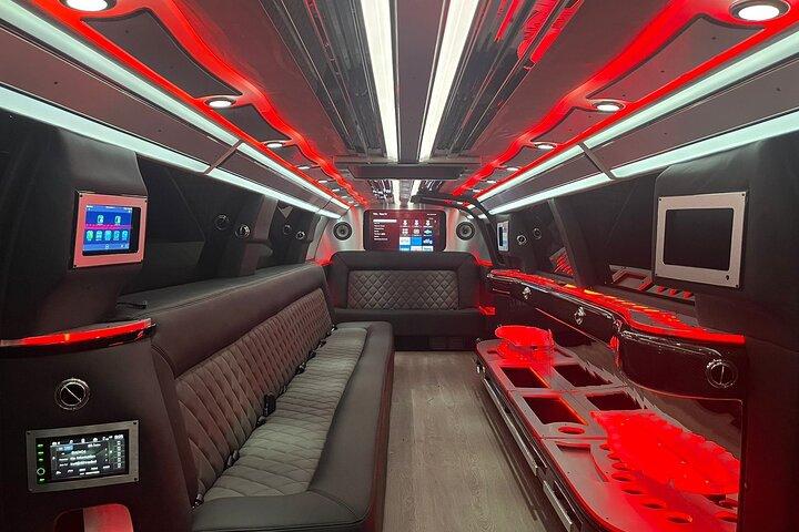 Dubai: Private Limousine ride with driver for City Tours n Events
