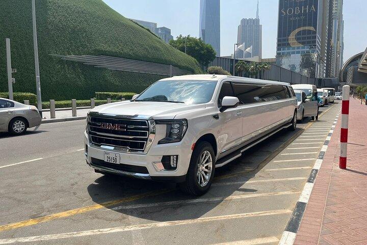 Dubai: Private Limousine ride with driver for City Tours n Events