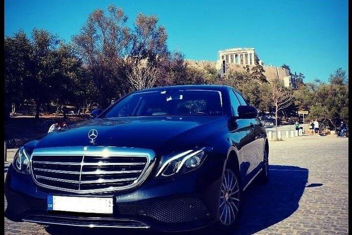 Limousine Service from Athens Airport to Plaka, Monastiraki