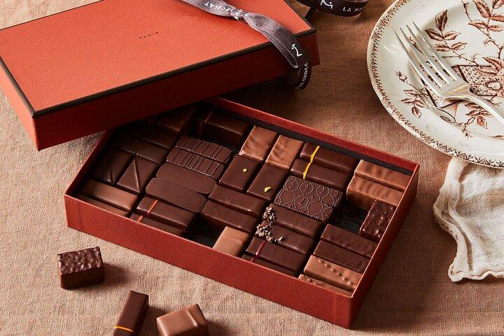 Chocolate and pastry tour in the Marais / optional perfume exp.