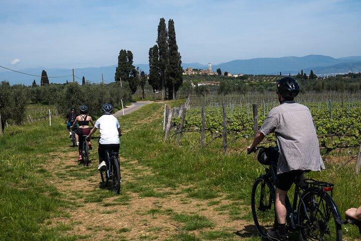Full Day Tuscan Bike Tour With Wine Tasting and Lunch At Farm